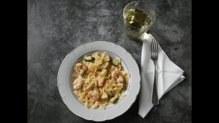 Sapori estivi in tavola: irresistibile ricetta con trofie zucchine e gamberetti e panna