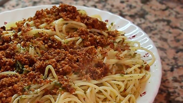 Spaghetti carrettiera: il tocco irresistibile del pangrattato in soli 70 minuti!